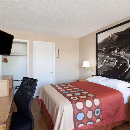Super 8 By Wyndham Santa Barbara/Goleta Hotell Eksteriør bilde