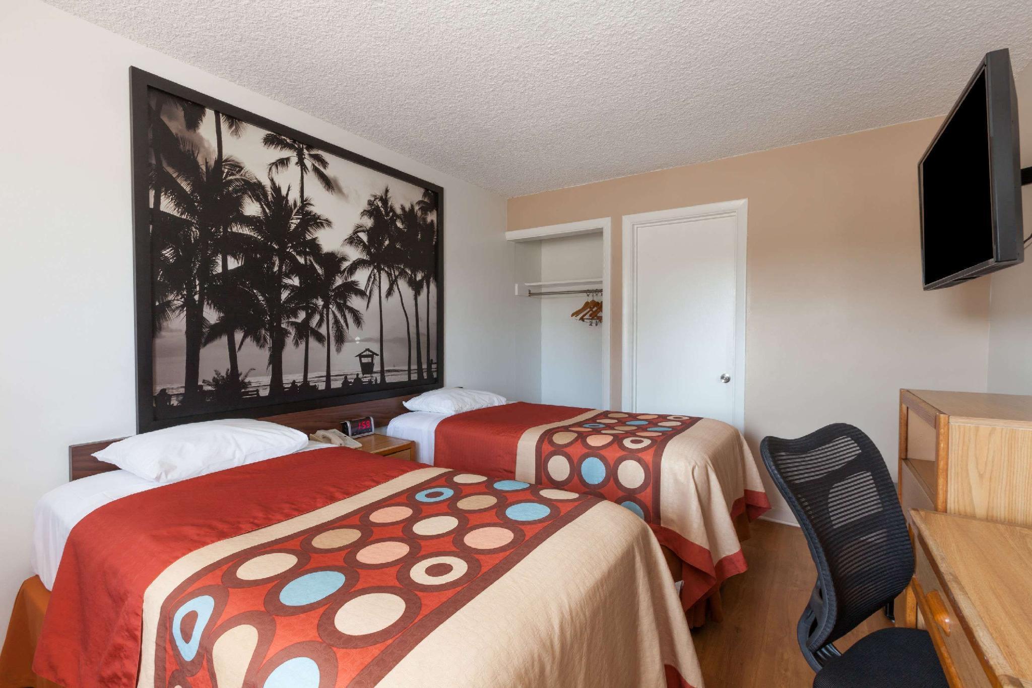 Super 8 By Wyndham Santa Barbara/Goleta Hotell Eksteriør bilde