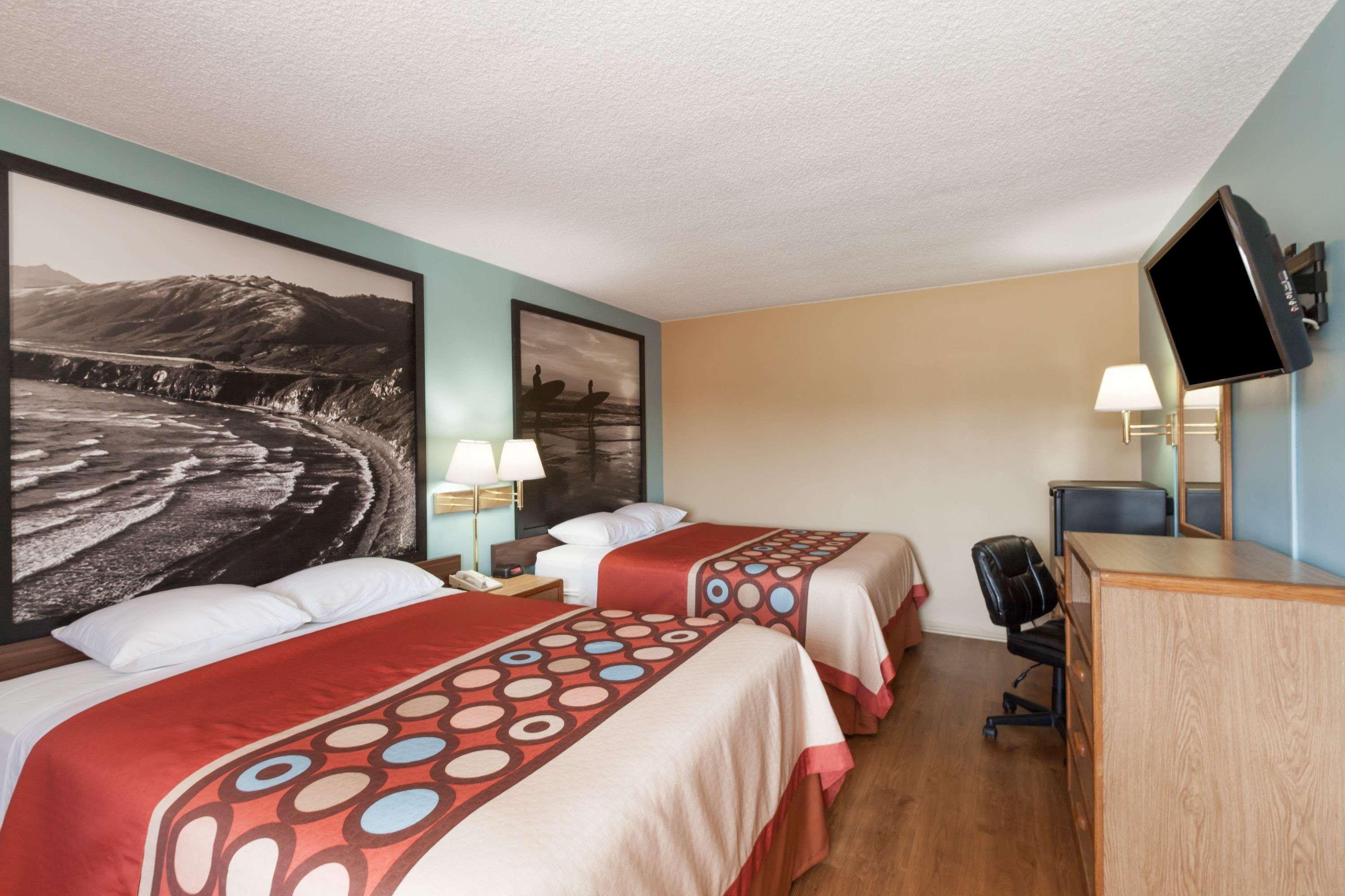 Super 8 By Wyndham Santa Barbara/Goleta Hotell Eksteriør bilde