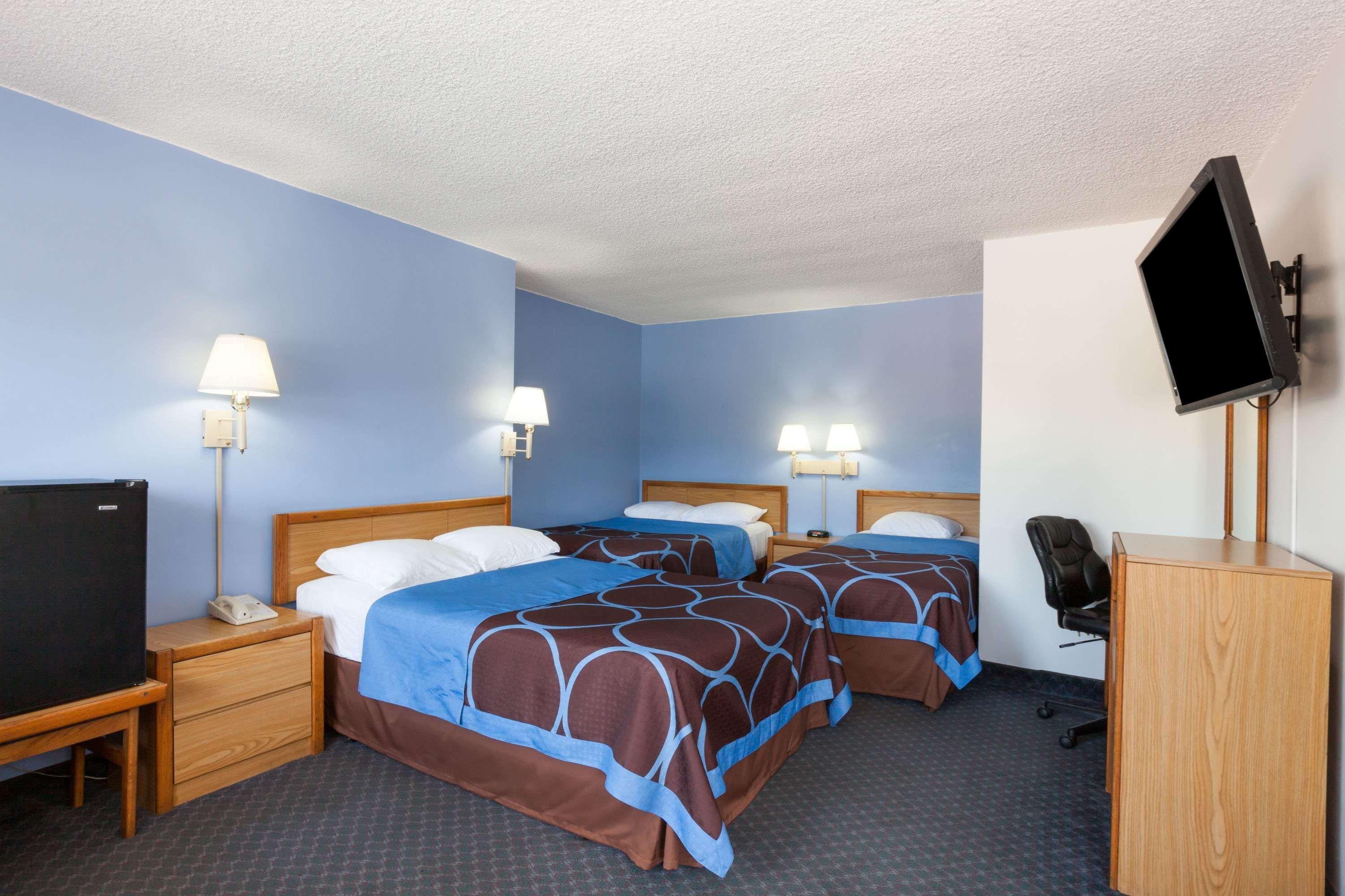 Super 8 By Wyndham Santa Barbara/Goleta Hotell Eksteriør bilde